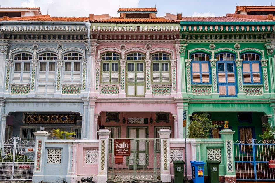 Singapore Suburban Rentals vs Buy: Tengah & Bukit Timah Guide