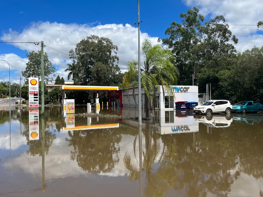 Brisbane's fuel stations to face scrutiny after national bowser audit finds short-changing