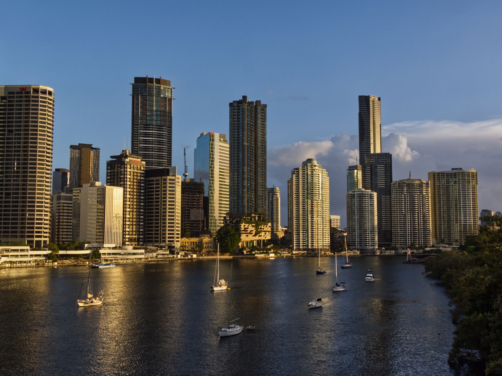 Brisbane's Community Fitness Groups Transform Solo Workouts Into Shared Adventures