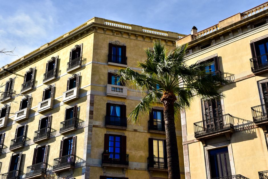 Barcelona Residents Transform Neighborhoods Into Green Spaces Post-Pandemic