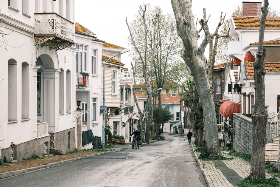Beyond the Guidebook: What Istanbul Locals Actually Want You to Know About Living Here