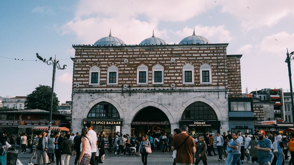 Living Like a Local: What Istanbul Residents Really Wish They'd Known When Moving to Their Neighbourhoods