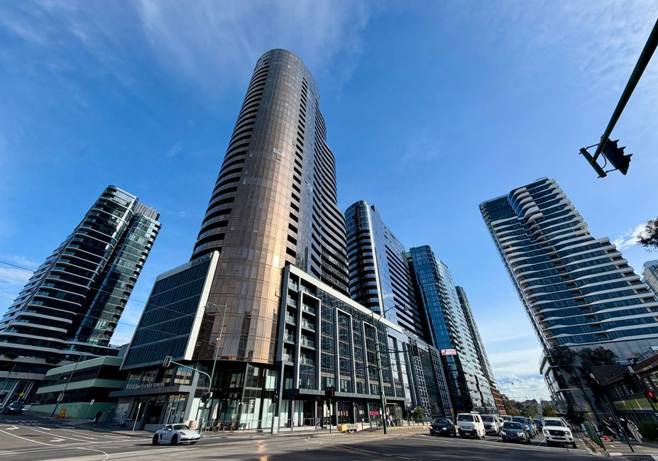 Melbourne investors turn to outer suburbs as inner-city rental yields crumble