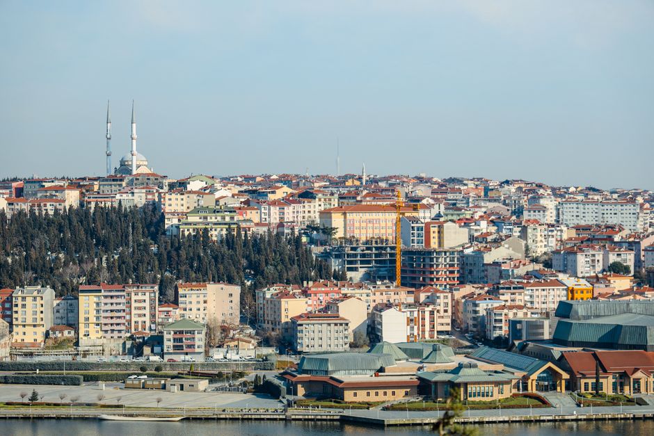 Istanbul Residents Speak Out on Duplicate Image Replacement Issue