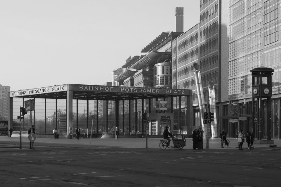 Berlin's Digital Archives Are Drowning in Duplicate Images — And the Numbers Tell a Damning Story