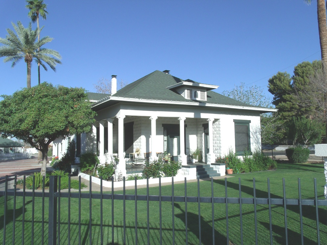 Phoenix Council Votes on Water Fees, Housing Density, Street Lighting