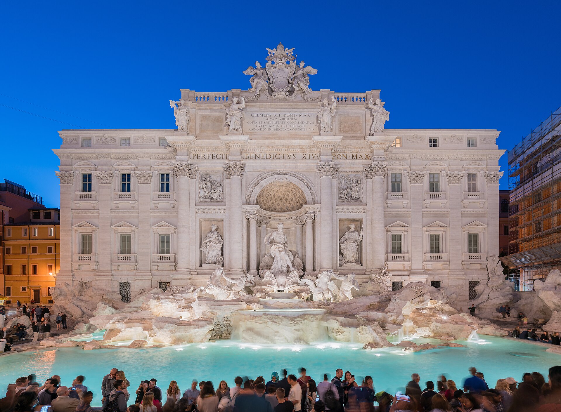 The Trevi Fountain: the rules visitors should know before throwing a coin