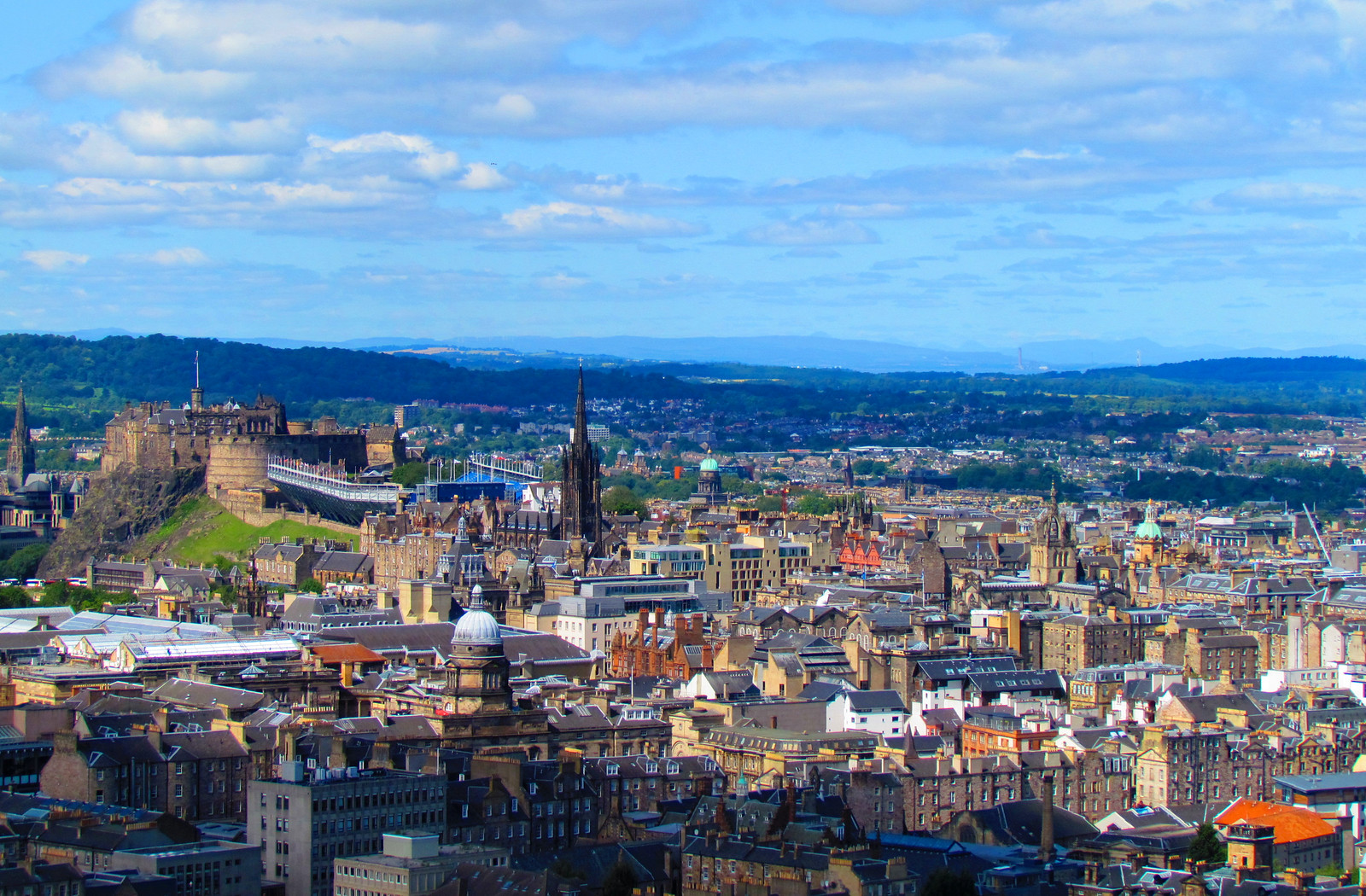 Edinburgh's Old and New Towns: The Volcanic Crag and Georgian Planning Behind the World Heritage Scene