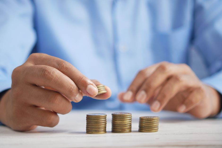 Gold Surges Past $4,187 as Manila Investors Weigh a Fractured Global Picture