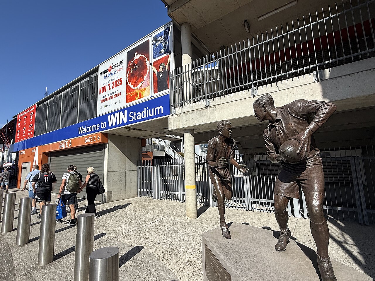 How to Follow the St George Illawarra Dragons in Wollongong