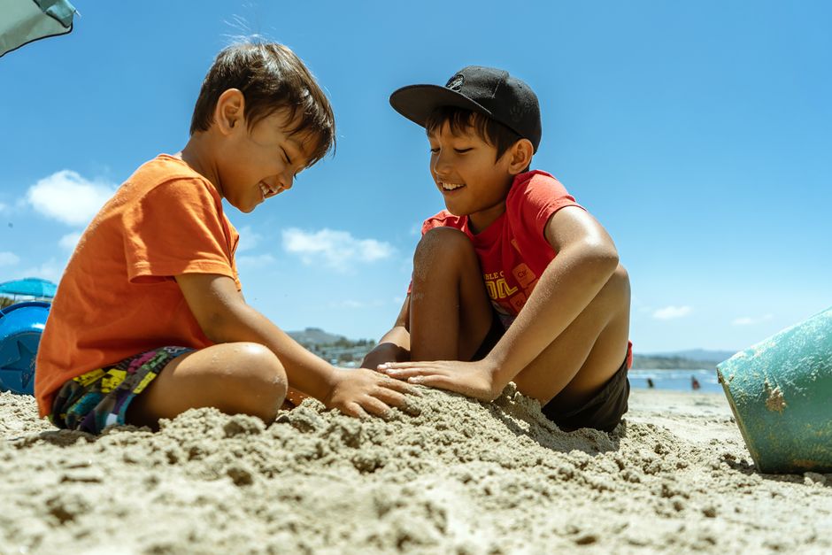 The LA Parent's Playbook: Your Guide to Schools, Neighborhoods, and Family Adventures