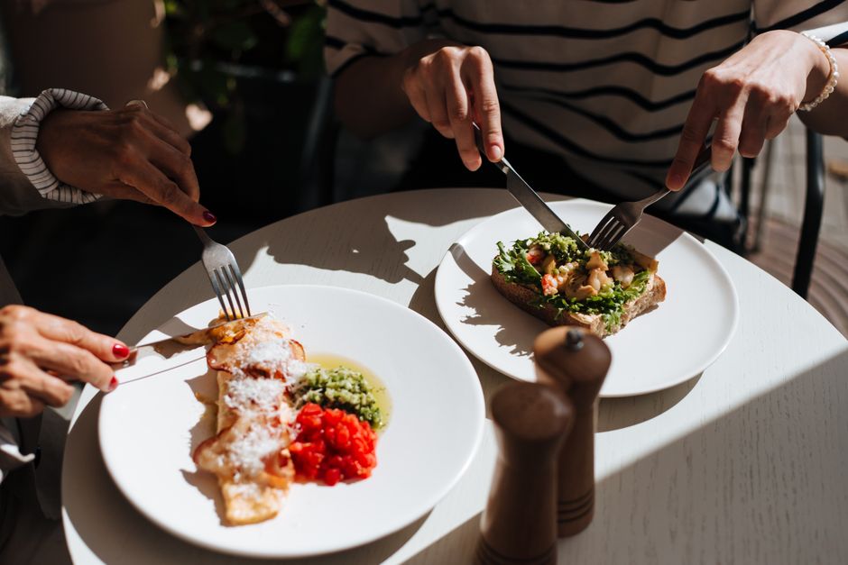 Top Healthy Cafes and Restaurants with Nutritionist Approval