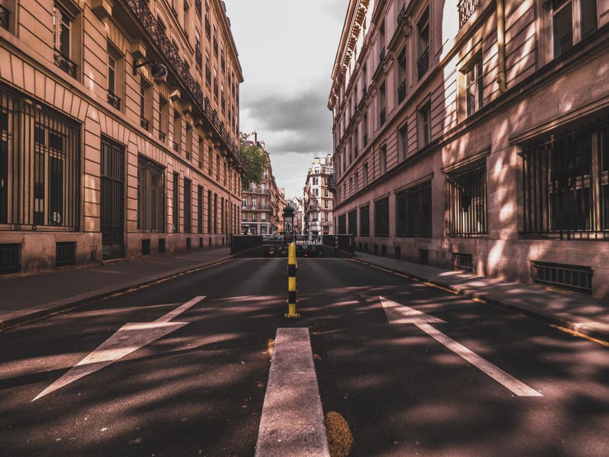 Paris Archives and Property Listings Hit by Duplicate Image Crisis — What Changed This Week