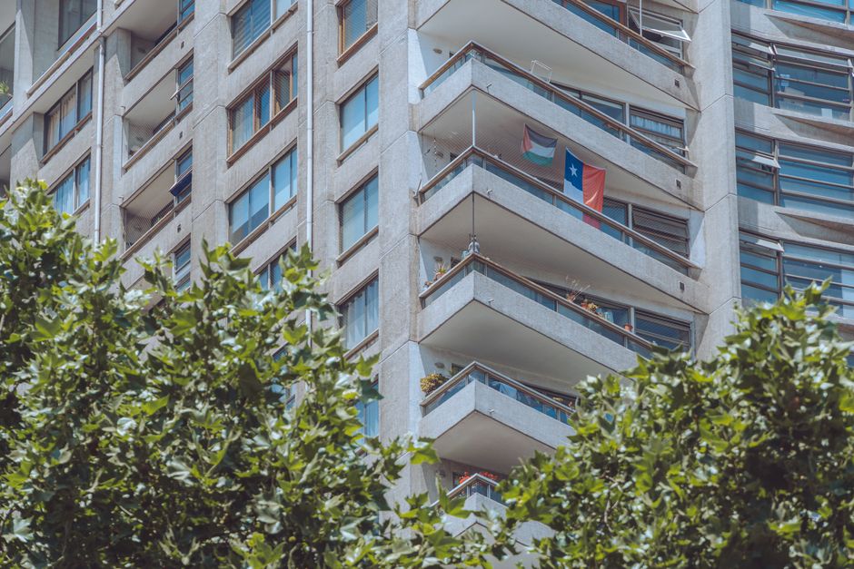 Santiago's Green Future at Crossroads: Three Critical Decisions That Will Define the Next Decade