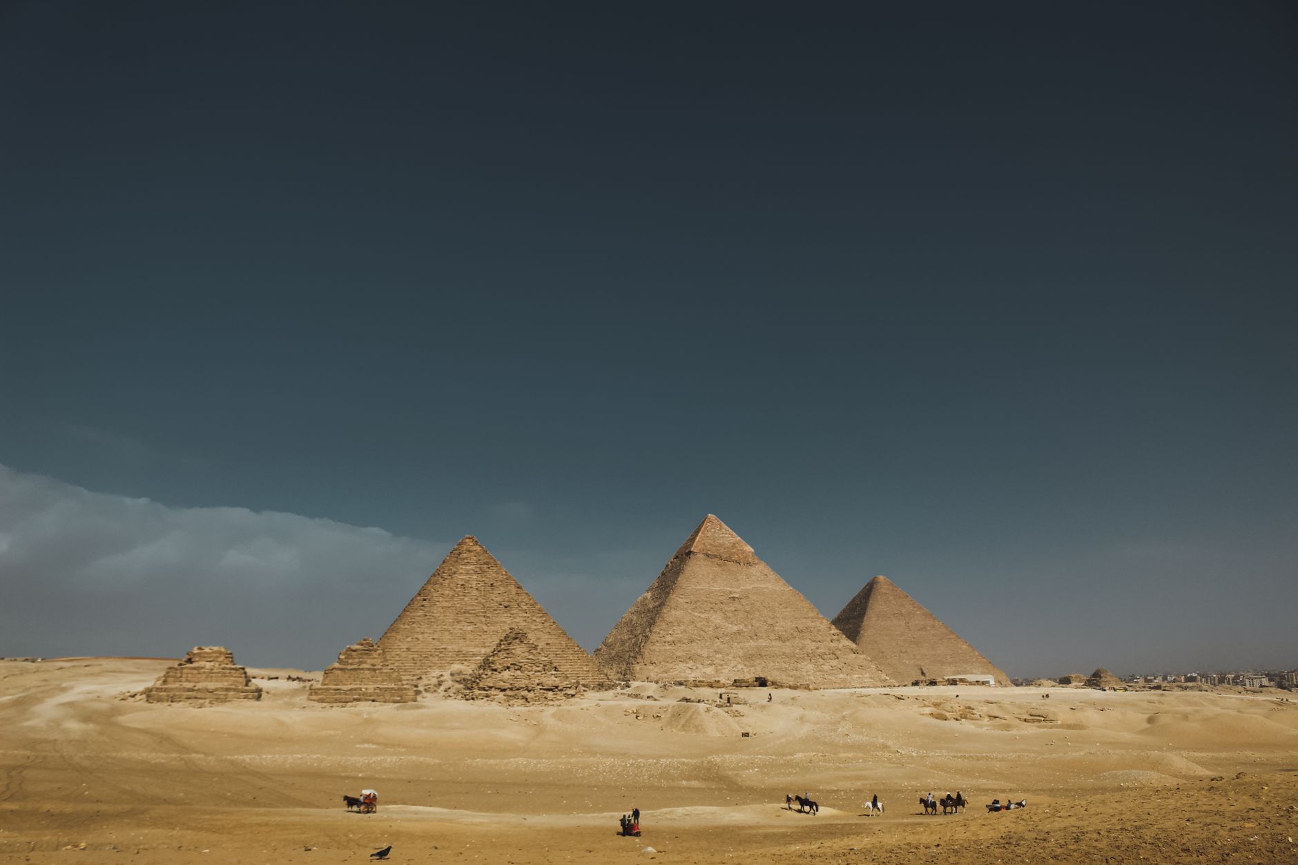 Cairo Residents Demand Action on Duplicate Images in Local Media