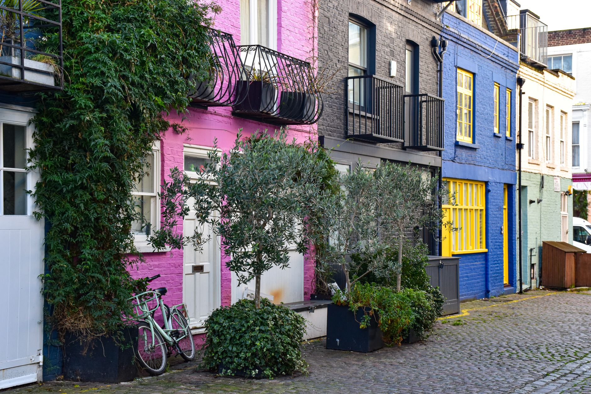 The Commute as Community: How London's Transport Routes Shape the Soul of Our Neighbourhoods
