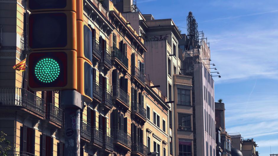 Barcelona's Duplicate Image Replacement Efforts: A Global Comparison