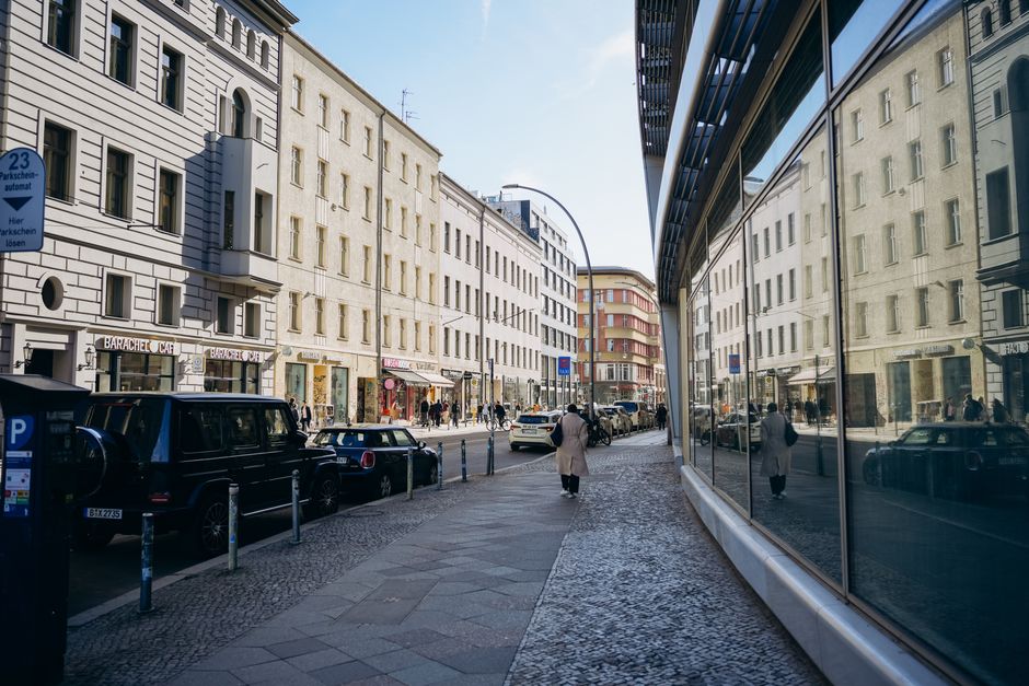 Summer Nights Reimagined: Your Practical Guide to Berlin's Evolving Bar Scene