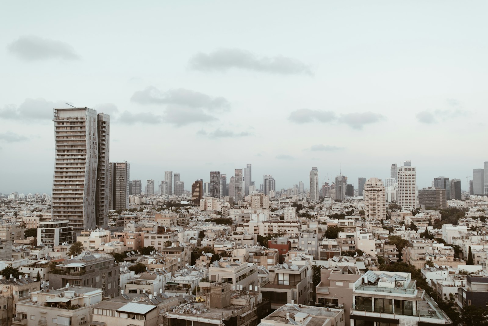 Tel Aviv Is Not Sleeping: Why the City's Residents Are Losing Rest and What Actually Helps
