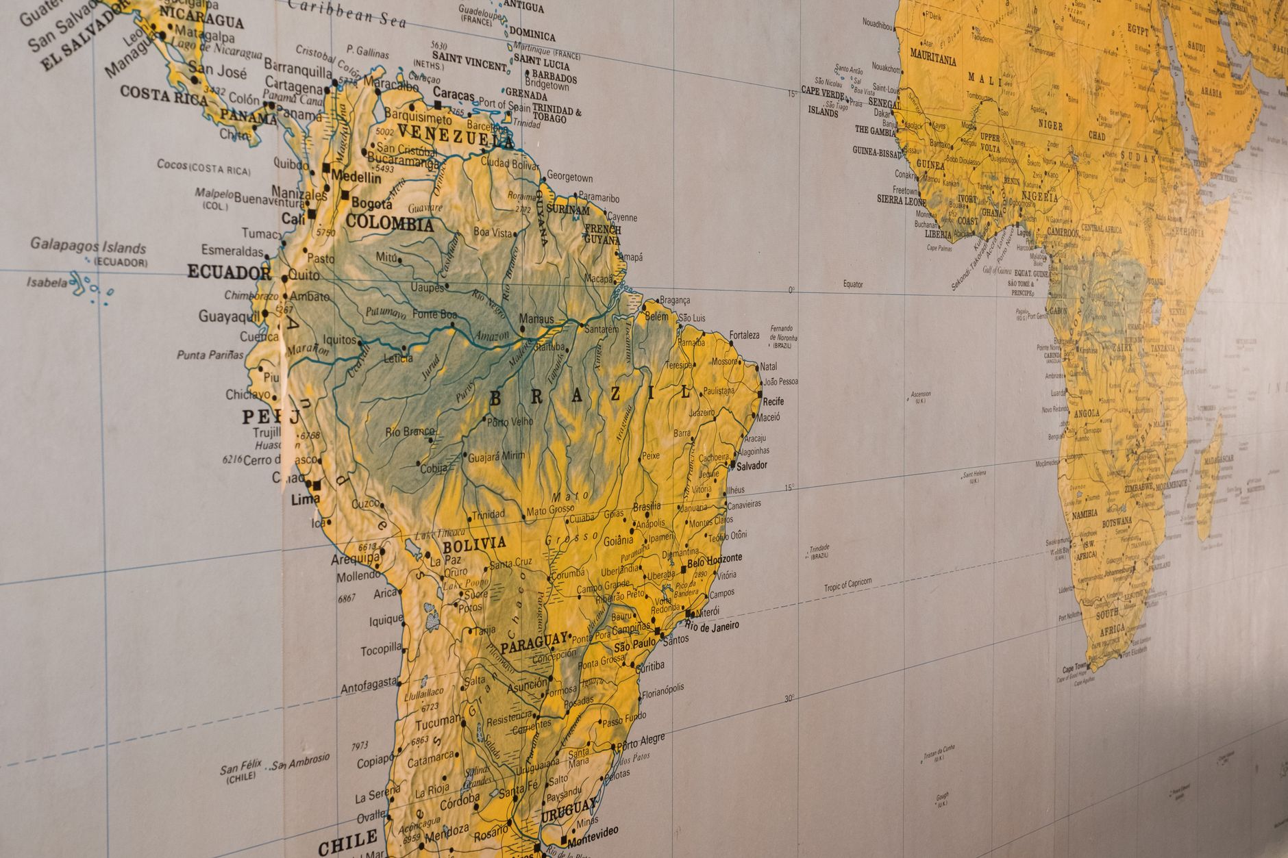 Shipping Insurance Costs: How Global Trade Stays Fragile