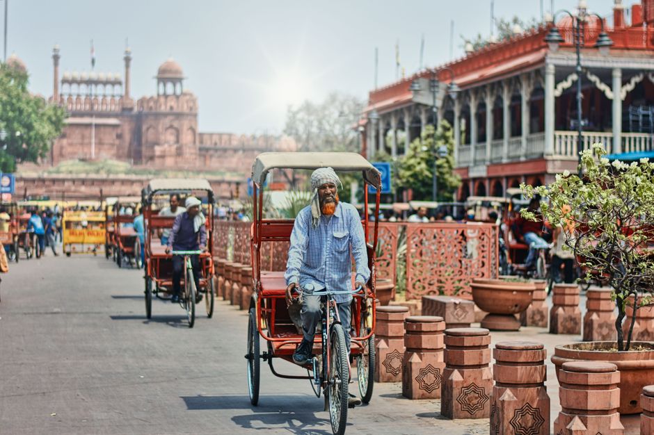 Chandni Chowk Food Guide: Best Eats & Hidden Gems