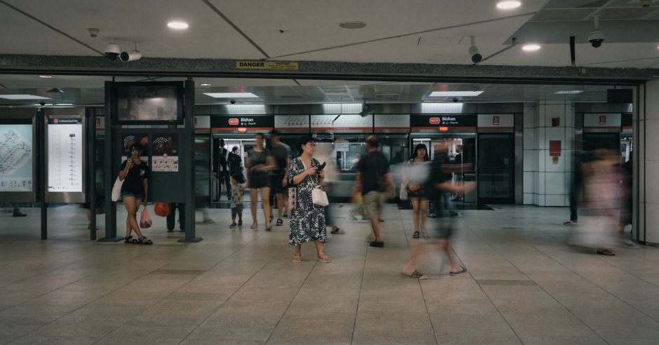How to Get Around Singapore: MRT, Buses & Taxis