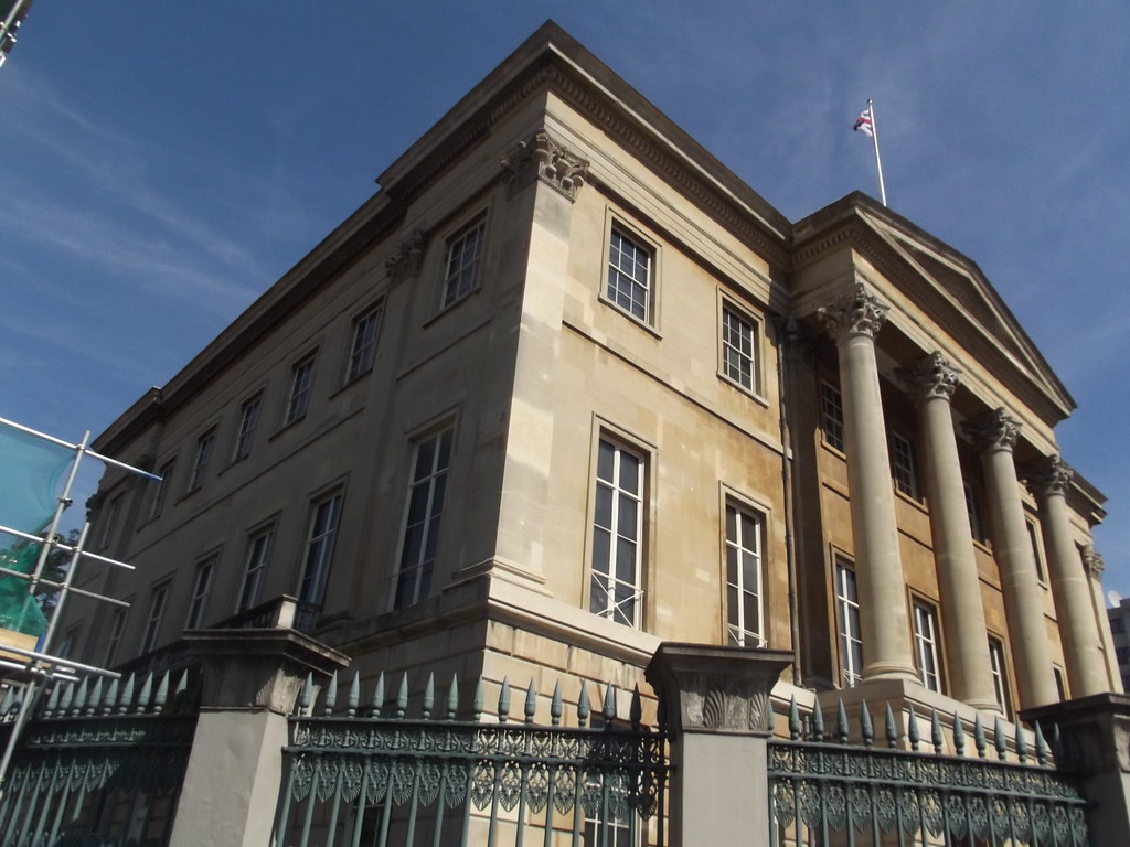 London Property Records 1.9% Quarterly Price Growth Versus Same Time Last Year