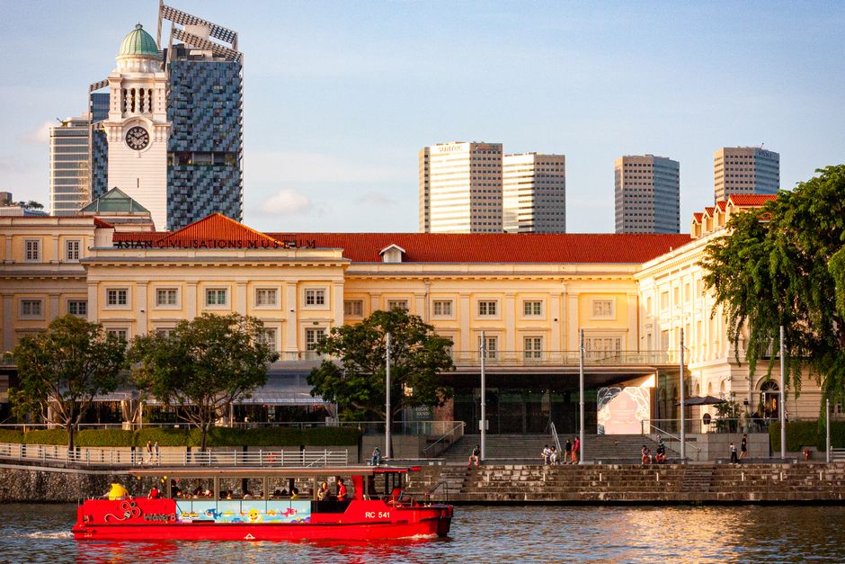 From Hawker Stalls to Craft Cocktail Labs: How Singapore's Food Scene Is Redefining the City's Creative Identity