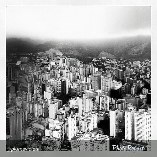 Caracas Home Sales Slow as Listings Linger 62 Days, Prices Drop