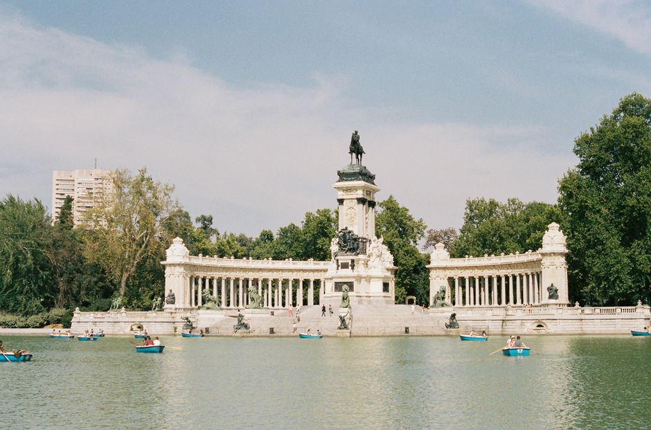 Madrid Upgrades Swimming Pools as Water Sports Boom