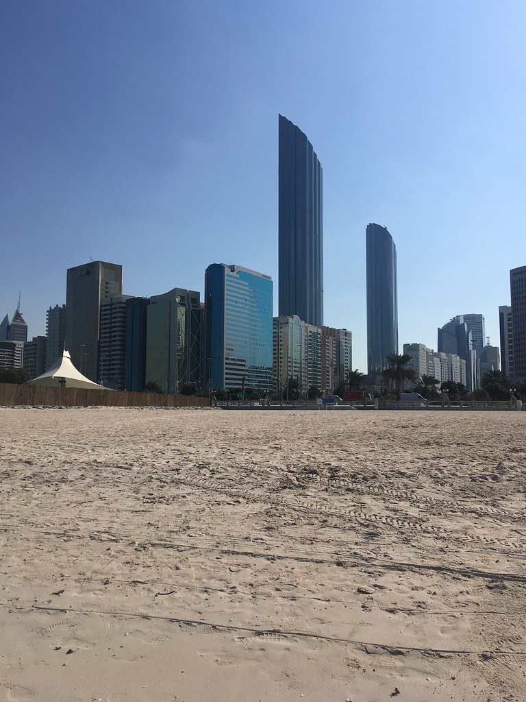 Running Groups Abu Dhabi: Weekly Corniche Meetups