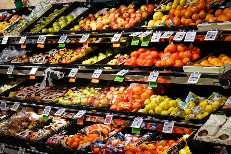 Supermarket price monitoring begins as Coles and Woolies face scrutiny for 'significantly excessive' pricing