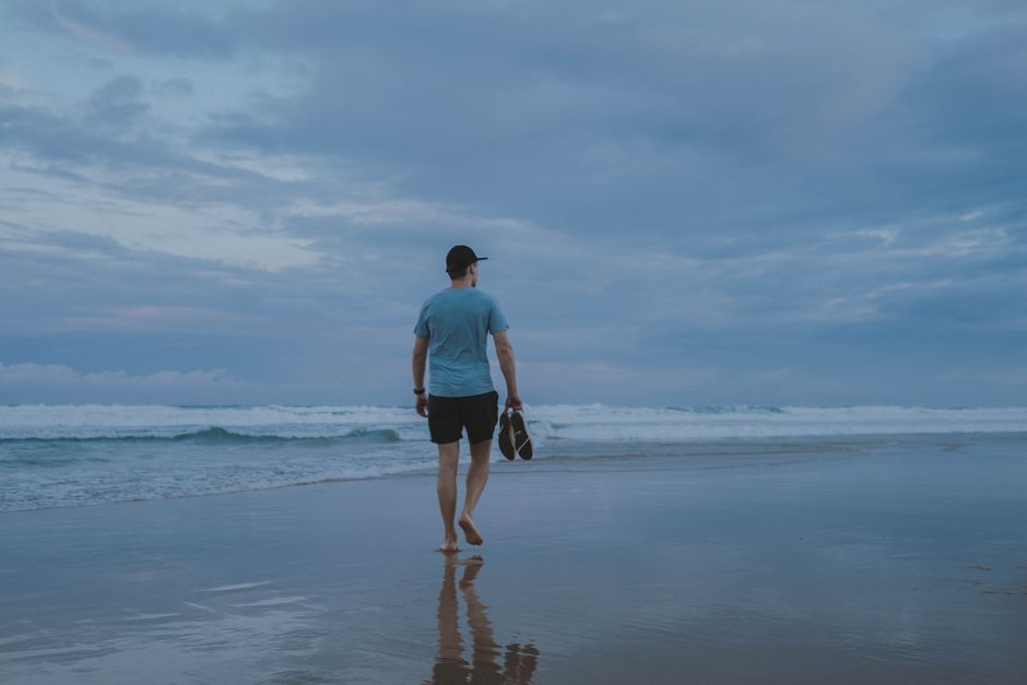 Sunshine Coast Cold-Water Swimming: What Science Actually Reveals About Health Benefits