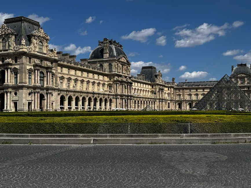 Your Complete Guide to Paris's Best Live Music Venues and Concerts Right Now