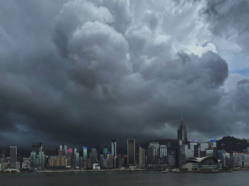 Hong Kong Weather Guide: Typhoons & Seasons