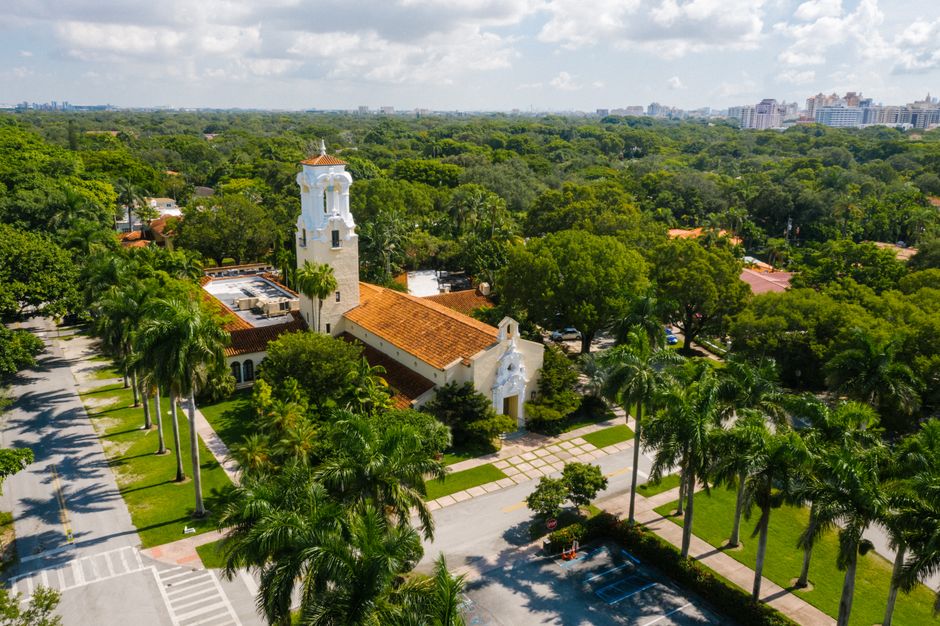 Why Coral Gables Still Delivers Blue-Chip Prestige—and Real Value—for Miami Investors