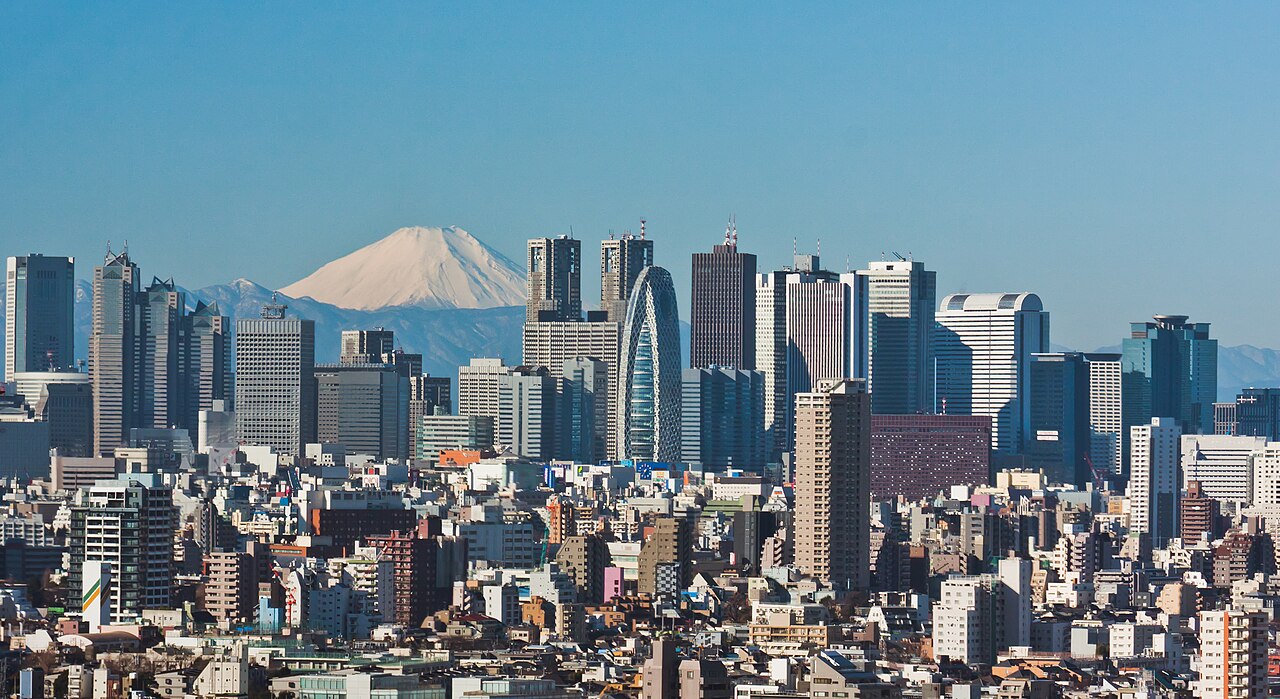 Shinjuku Knife Incident, Typhoon Preps, and a Surge in Tourist-Related Petty Crime Mark a Turbulent Week for Tokyo Safety Officials