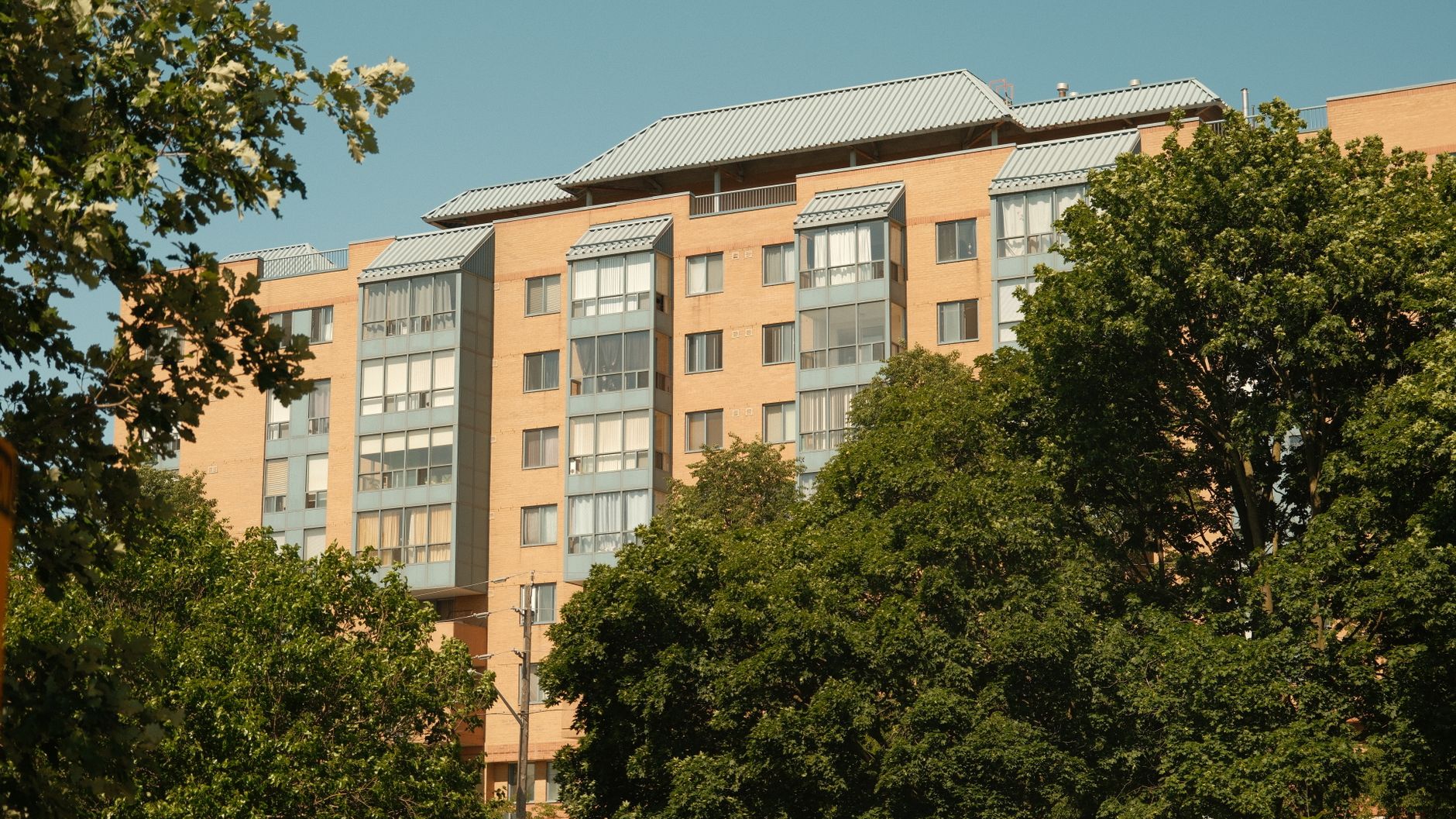 Fed Pause Reshapes DC Buyer Strategy: Why Rate ...