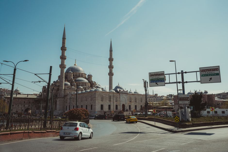 Istanbul Families Demand Action After Digitization Errors Erase Grandfather Photos