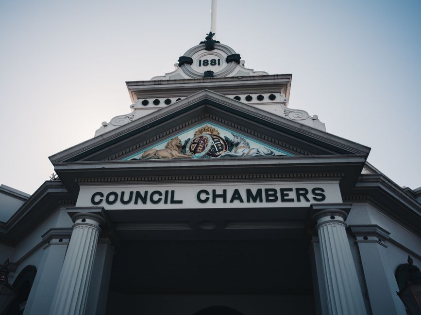 Ballarat council approves budget after mayor casts deciding vote