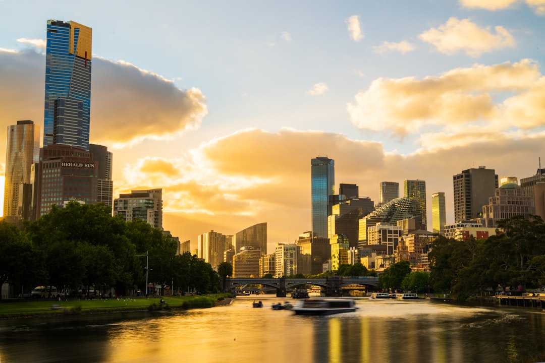 Melbourne's Waterfront: Docklands, Southbank and the River Activated
