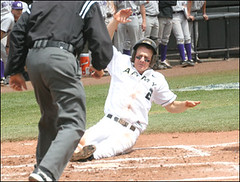 Texas Longhorns Baseball: UT Beats Baylor 7-4