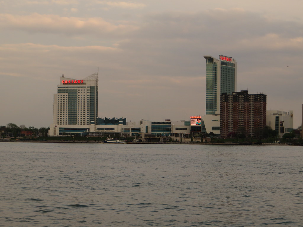 Detroit Residents Master Phone-Free Hours to Reduce Stress Daily