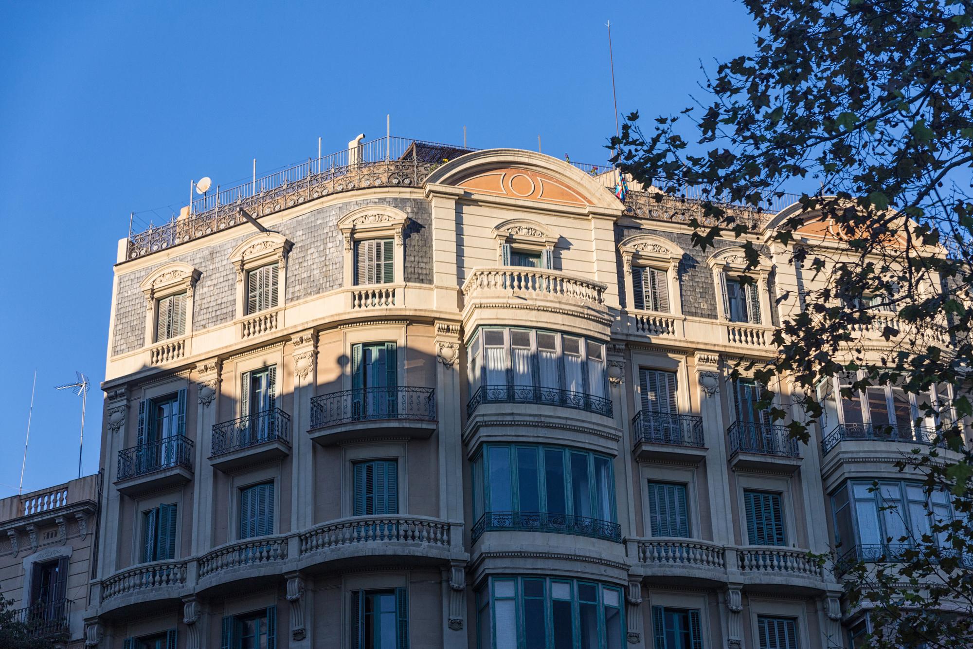Barcelona's Secondary Neighborhoods Deliver 5-7% Rental Yields for Smart Investors