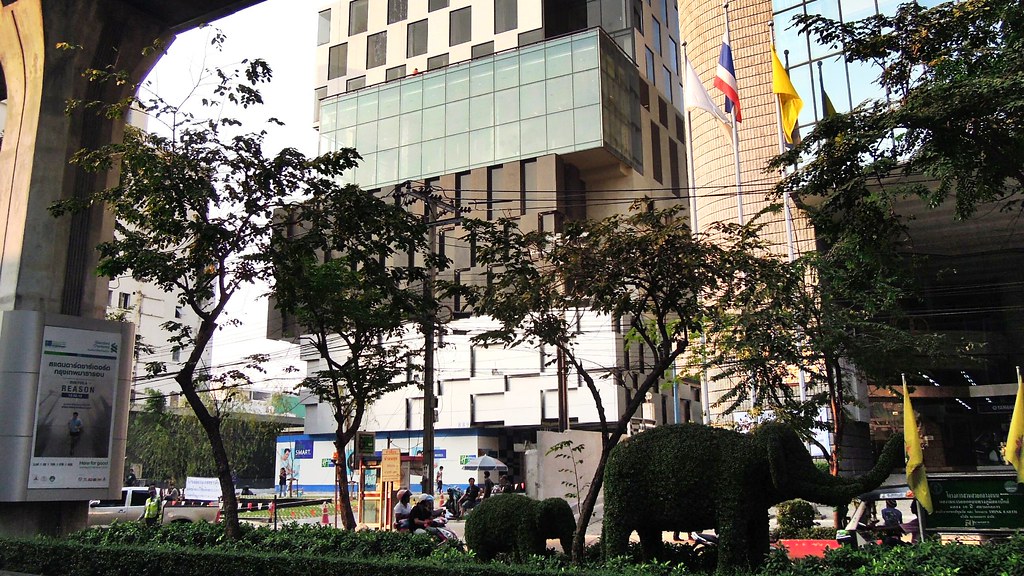 Bangkok’s Smart City Drive: Balancing Innovation with Ethics and Risks