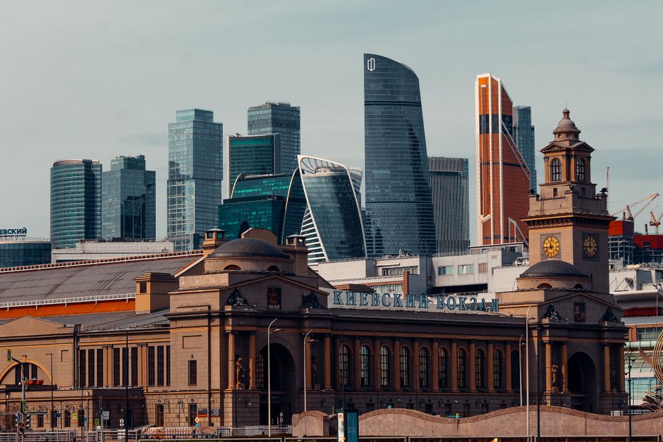 Moscow Businesses Capitalize on Western Capital Exodus, New Winners Emerge