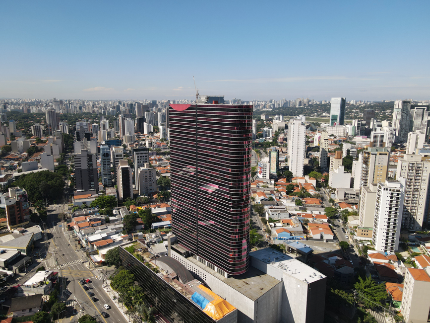 How Global Trade Wars and Geopolitical Tensions Are Reshaping São Paulo's Small Business Landscape