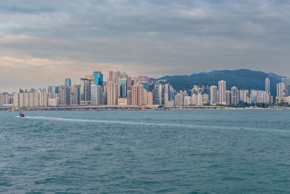 Hong Kong Swimmers Break Records at Victoria Harbour