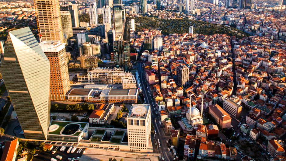 Istanbul's Startup Scene Faces Funding Squeeze: What Founders Need to Know Now