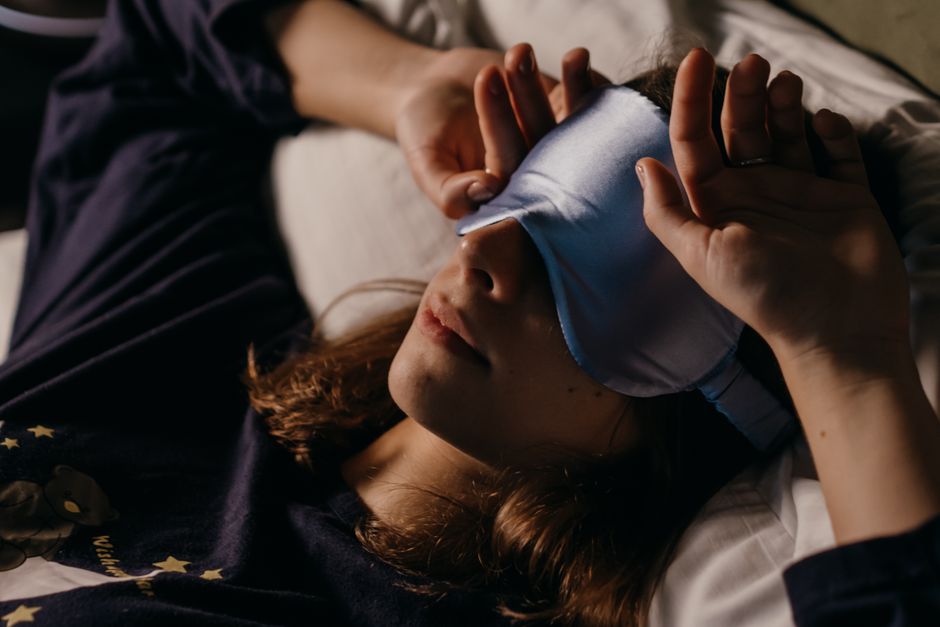The Nap Paradox: When Afternoon Sleep Helps Your Wellness – And When It Sabotages Your Night